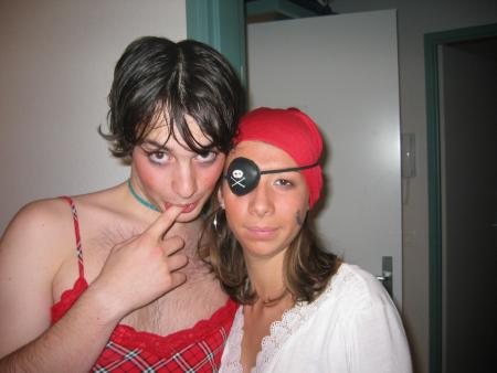 nico en pedale et anna en pirate